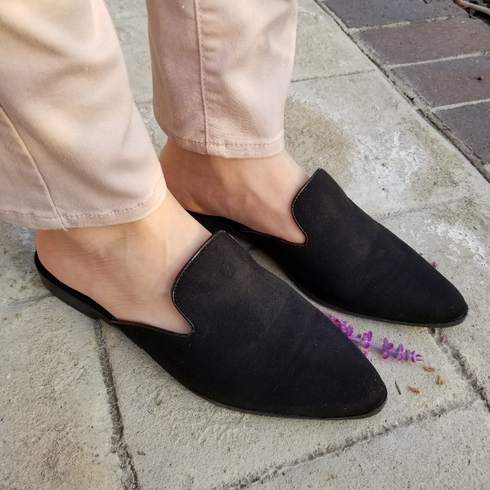 Black Pointy Toe Slip On Mule Loafer - Picture 4 of 8